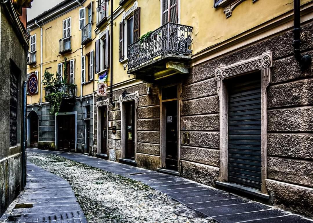 Appartamento In Centro Storico آستي المظهر الخارجي الصورة